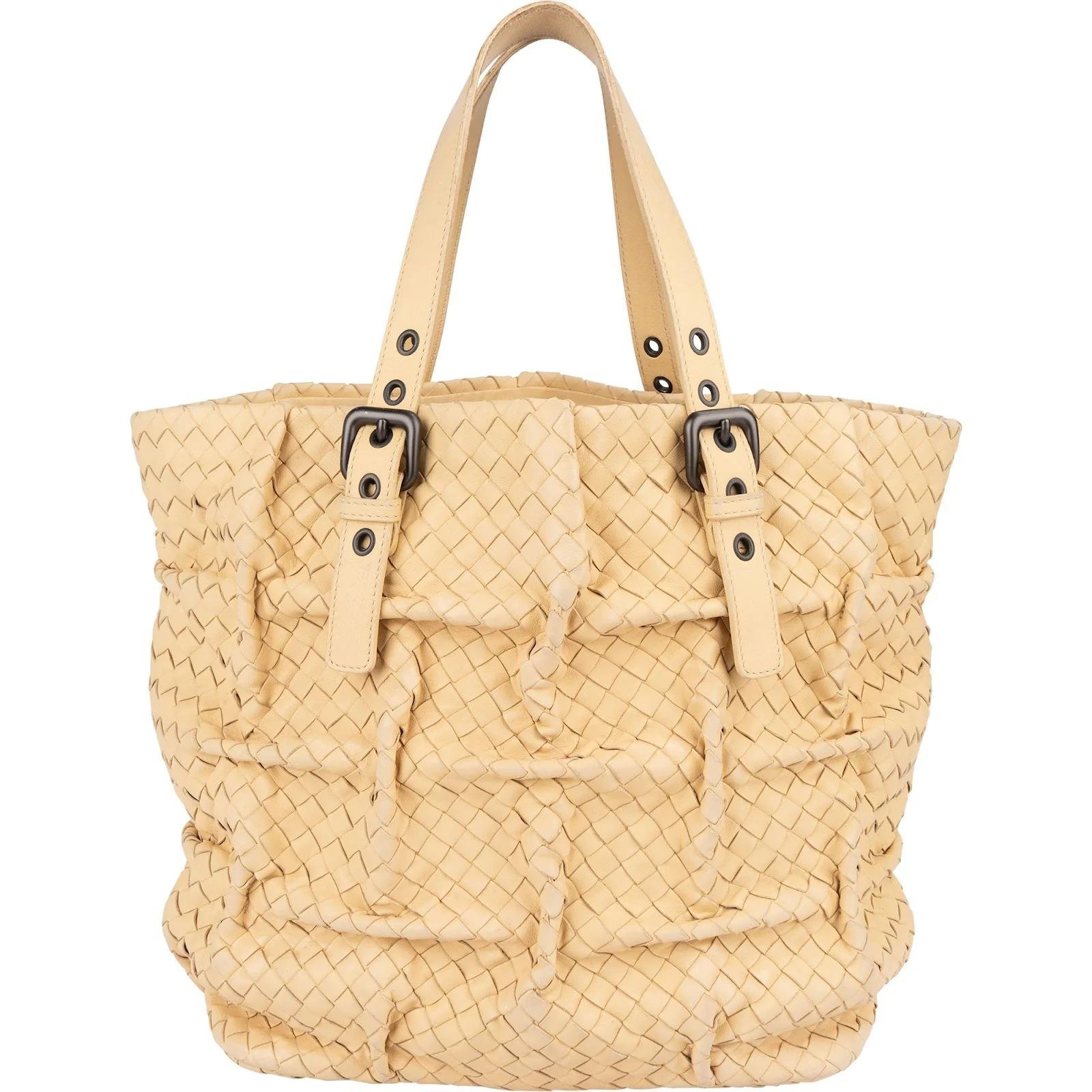 Veneta leather handbag