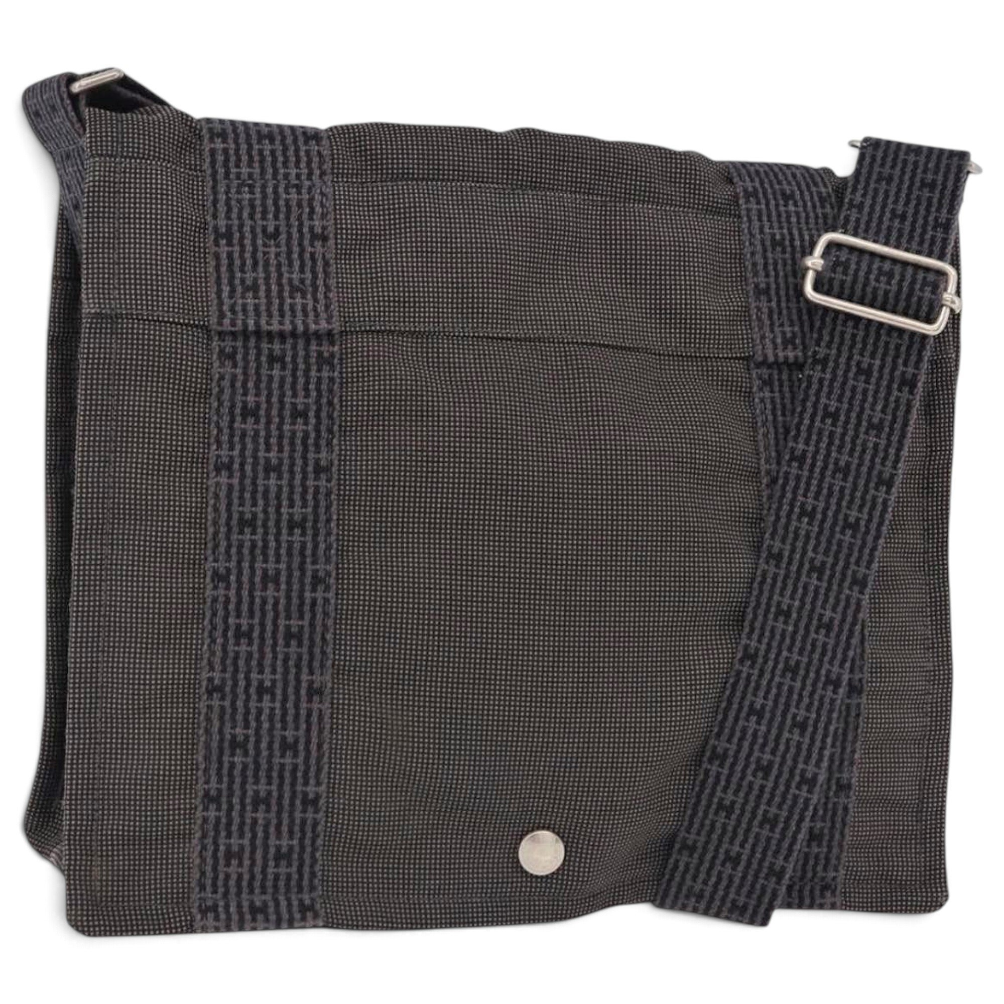 H cloth handbag