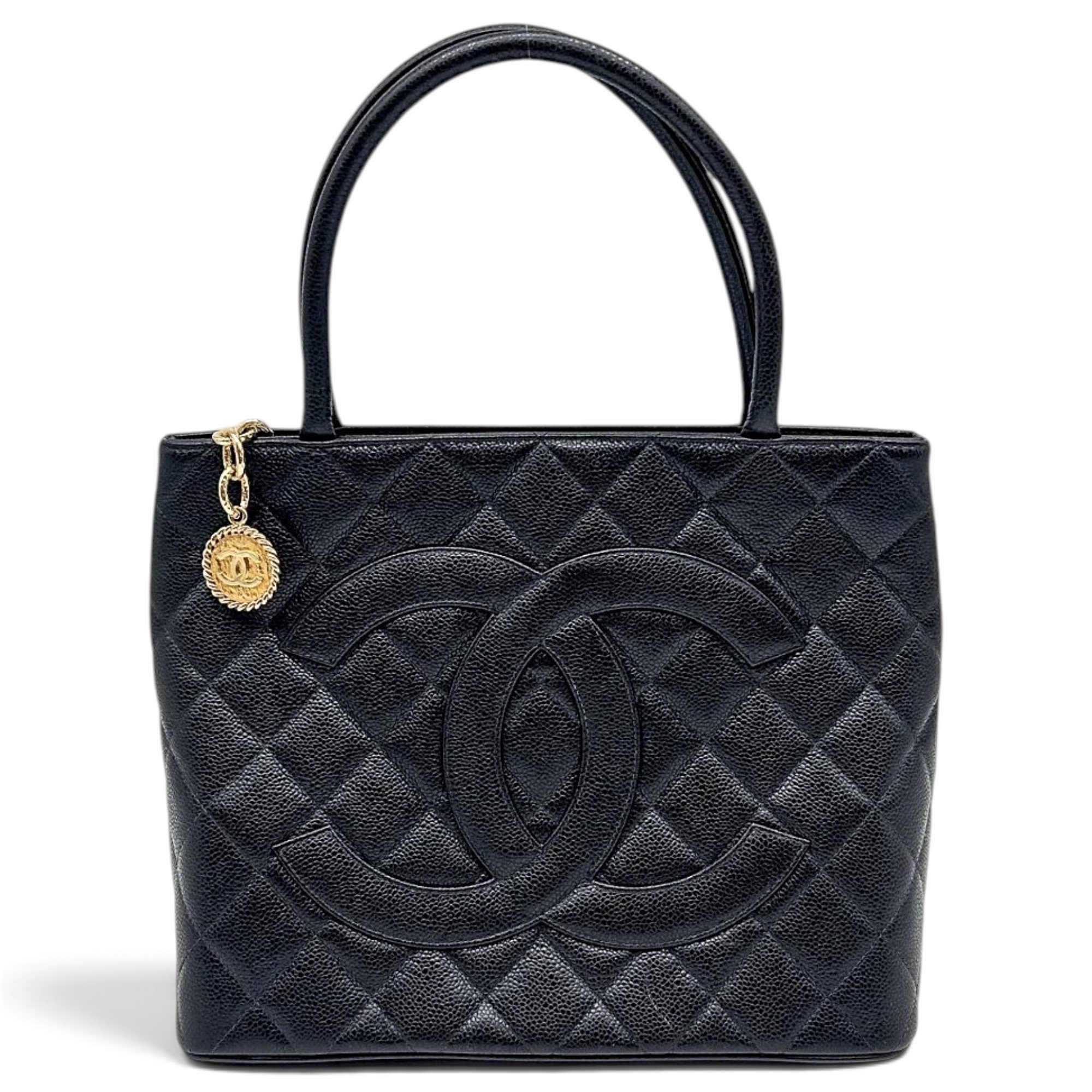 Chanel Médaillon leather handbag