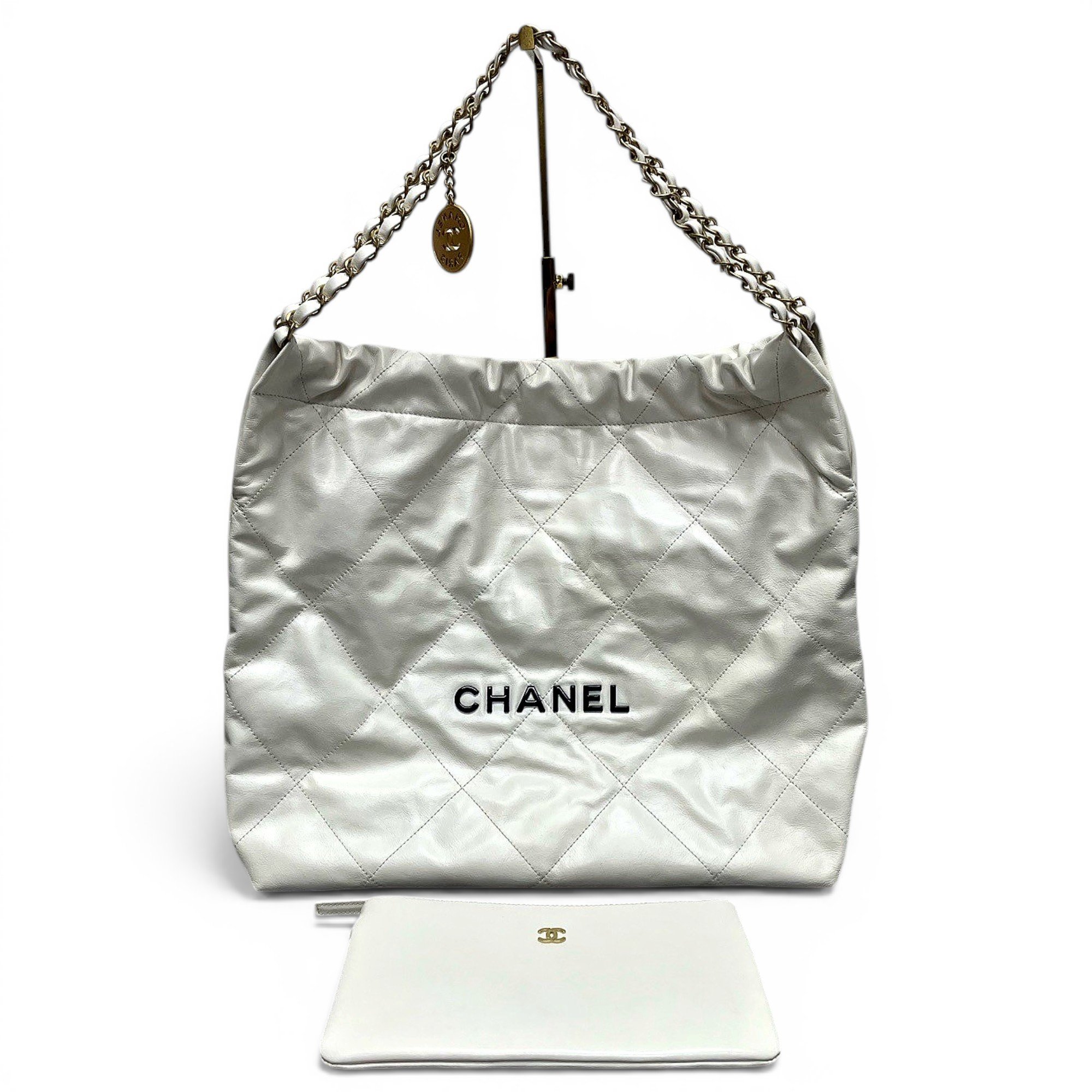 Chanel 22 leather handbag