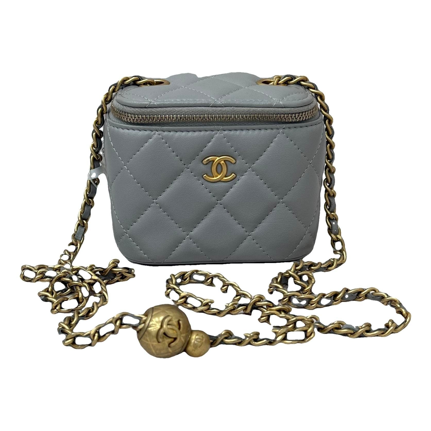 Trendy CC Vanity leather handbag