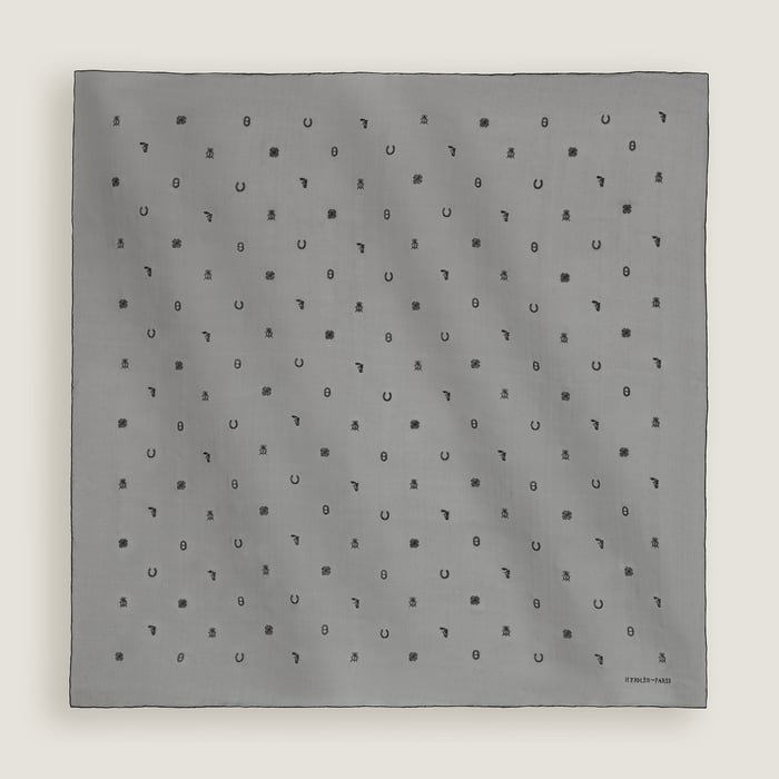 Noir Multicharms Embroidered Scarf 100