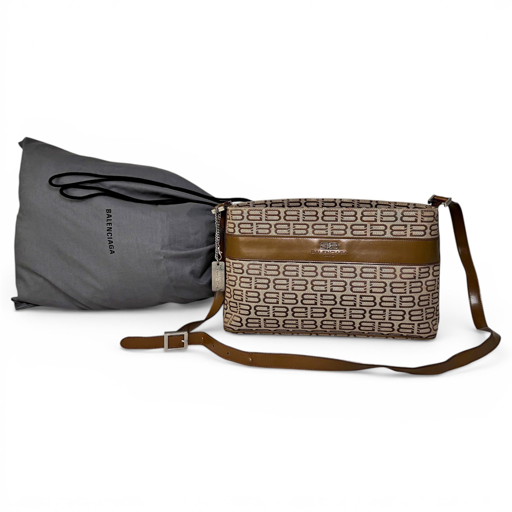 City leather handbag
