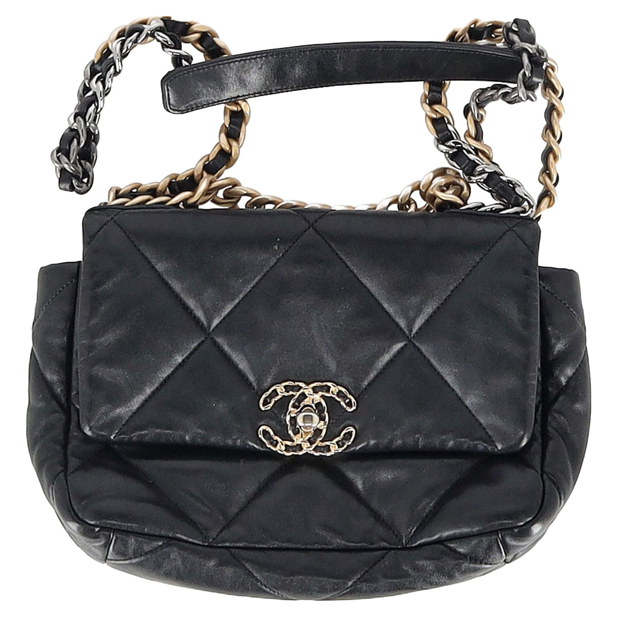Chanel 19 leather handbag