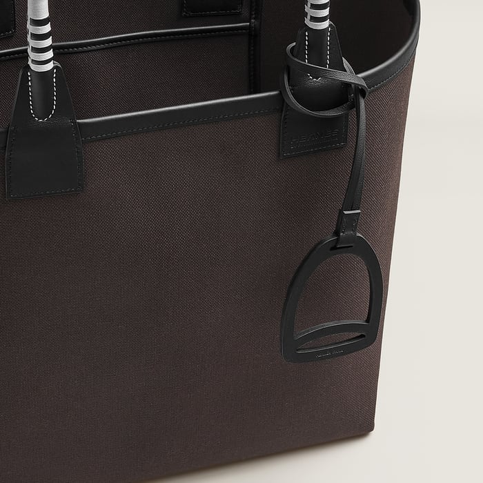 Steeple 28 Bag