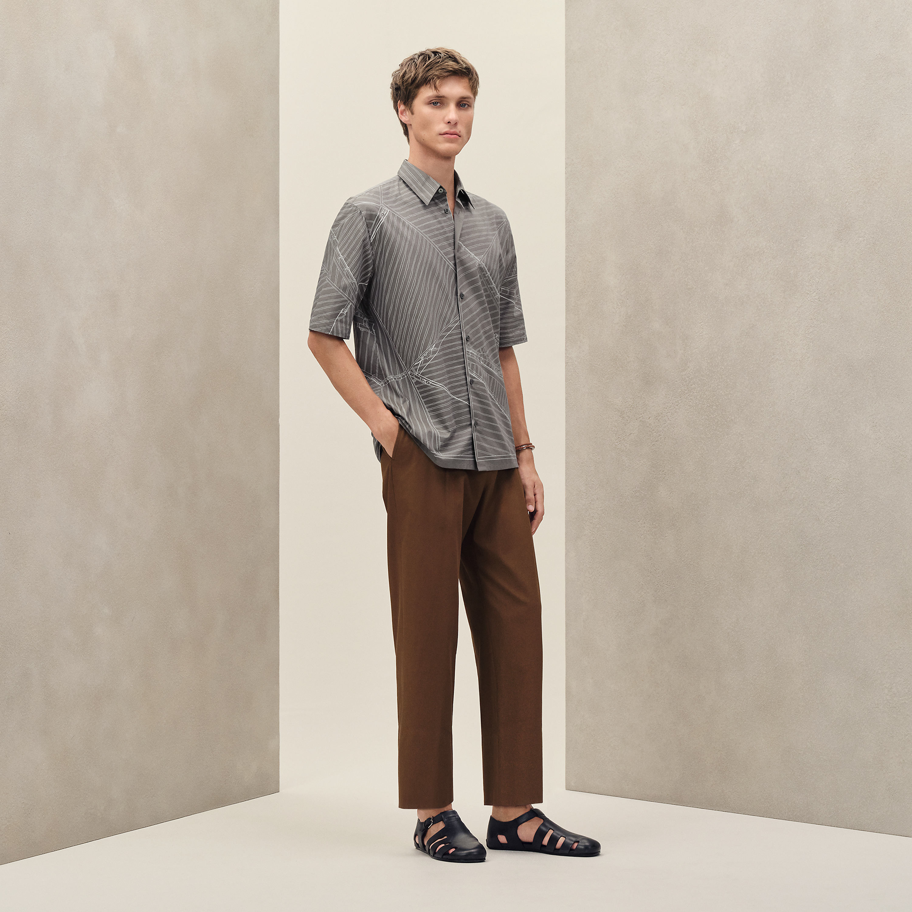 "Vent Portant Finesse" short-sleeve straight cut shirt