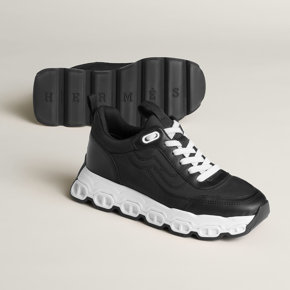 Noir Impulse Sneaker