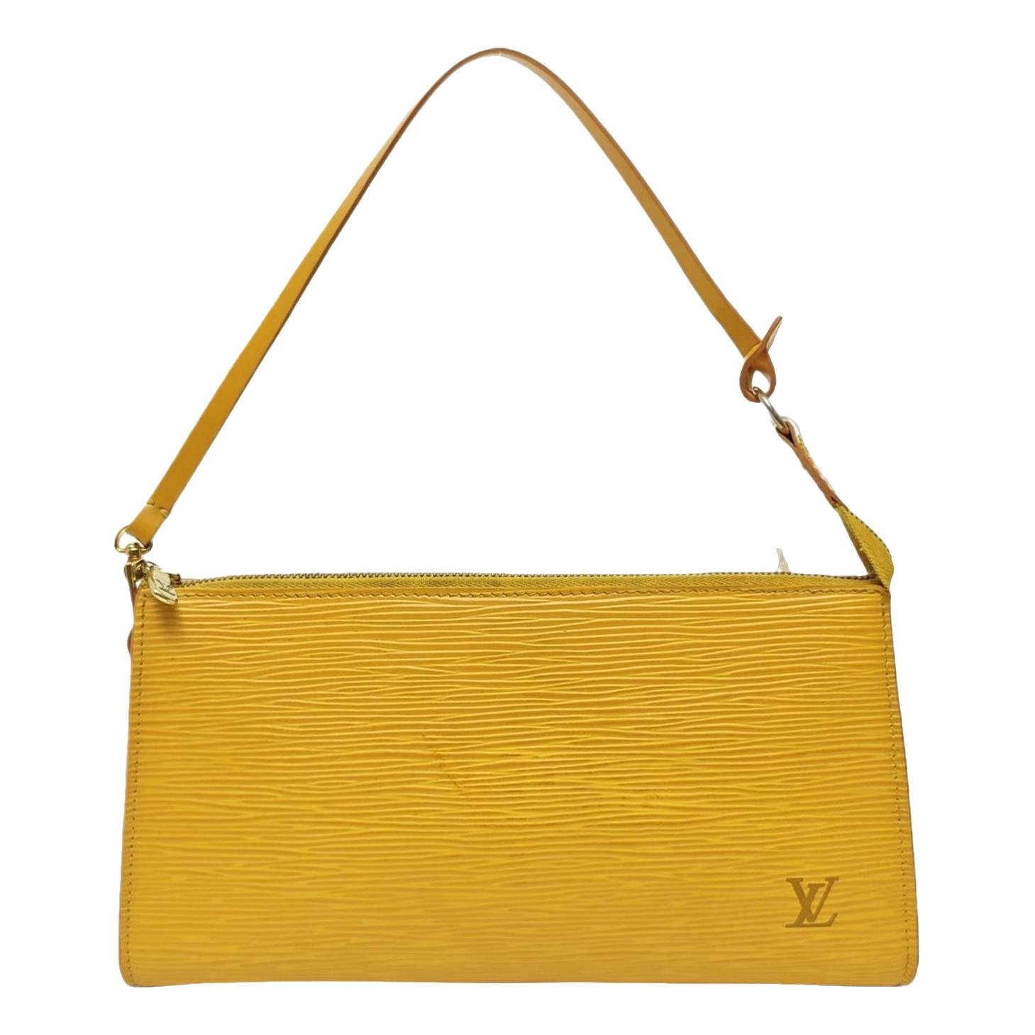 Louis Vuitton Maxi Multi Pochette Accessoires leather handbag