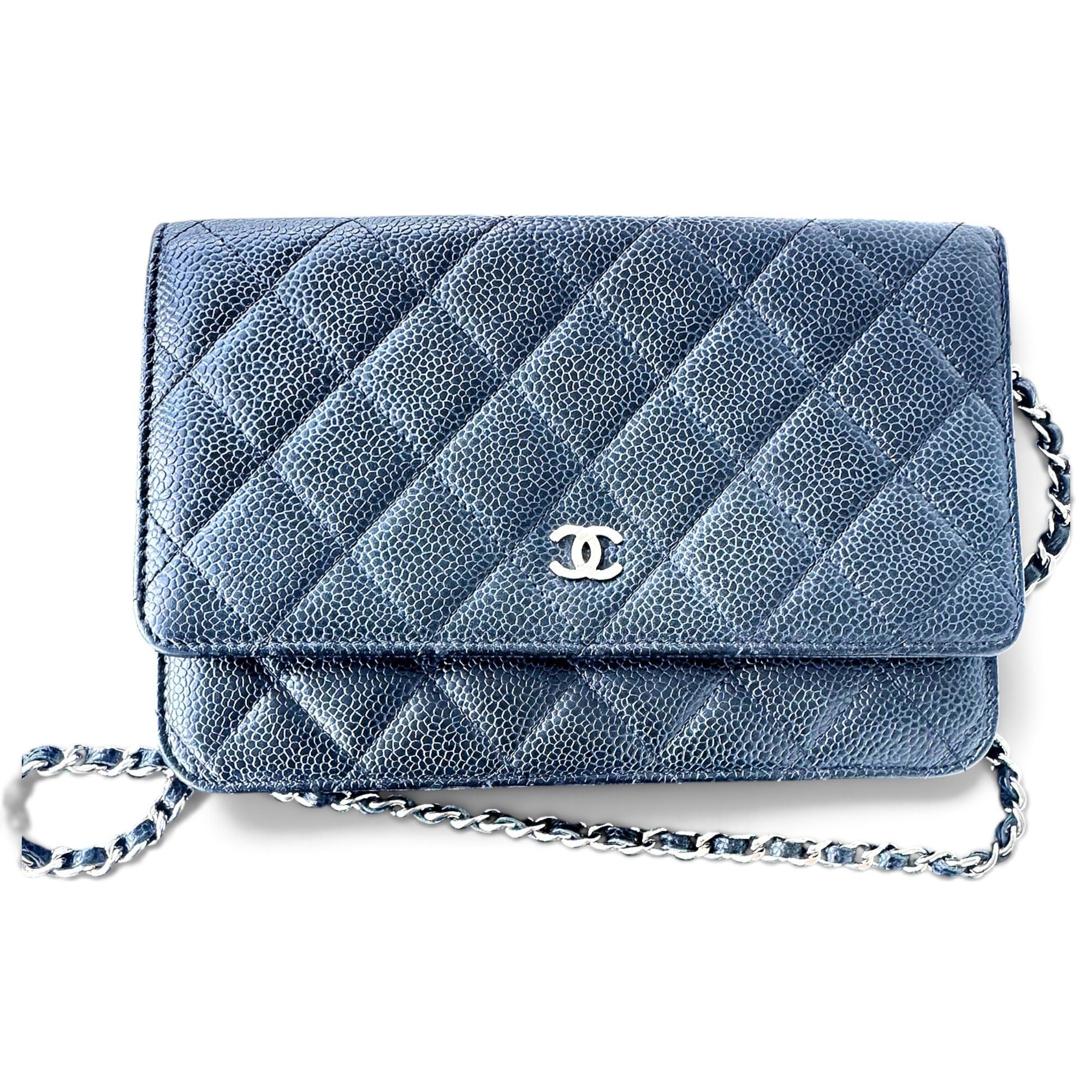 Wallet On Chain Timeless/Classique leather crossbody bag