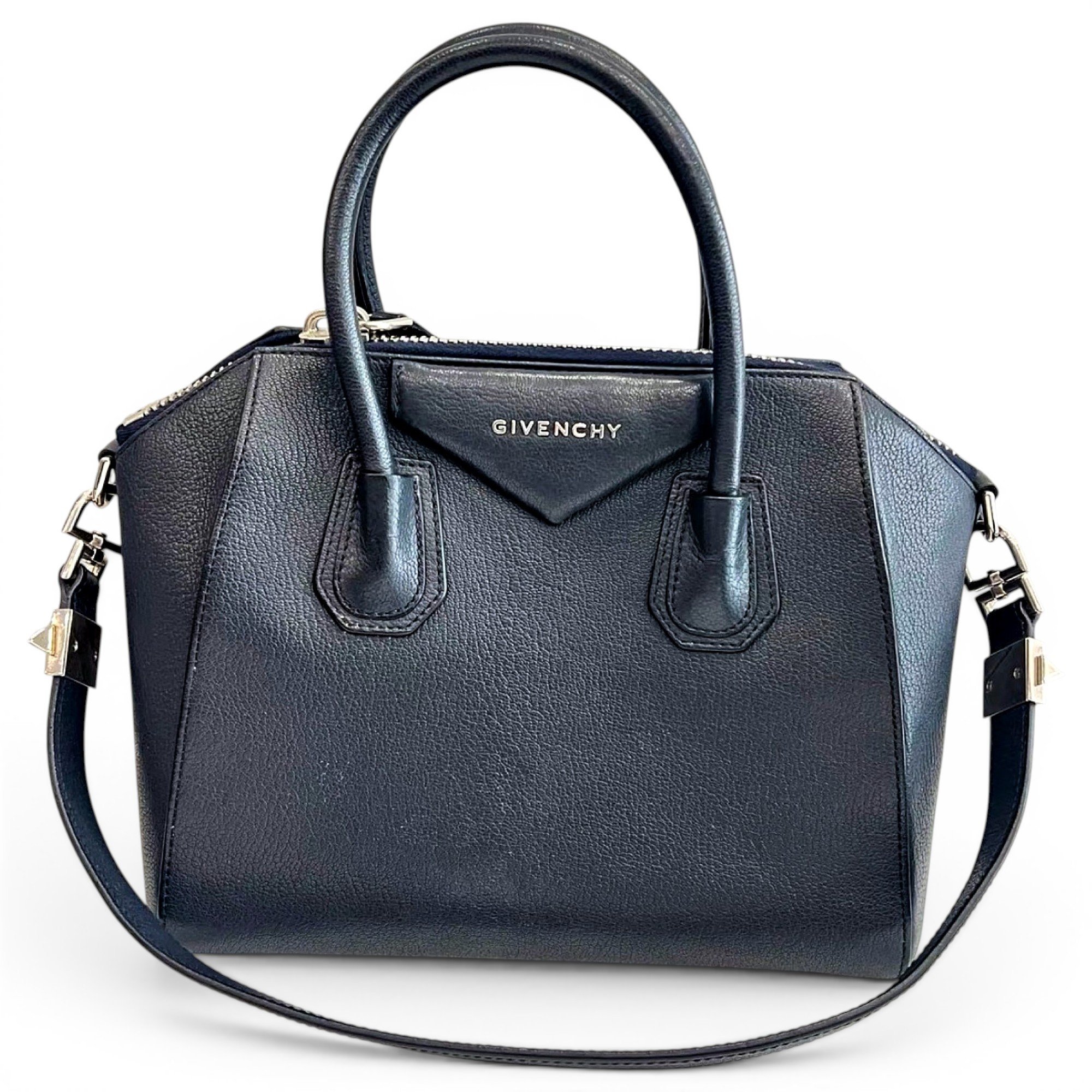 Antigona leather handbag