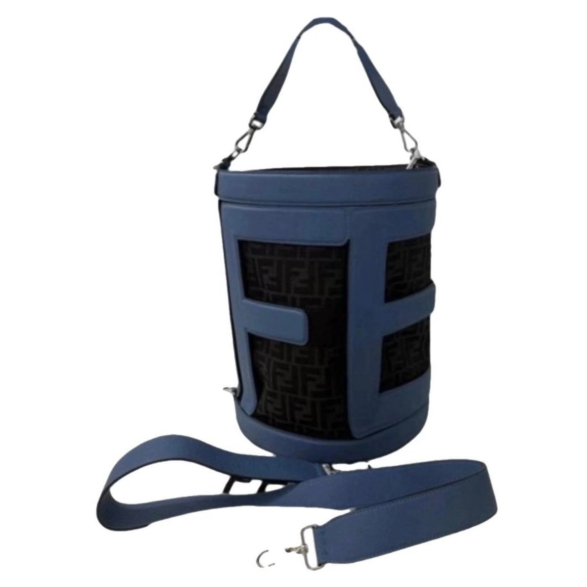 Palazzo Bucket leather handbag