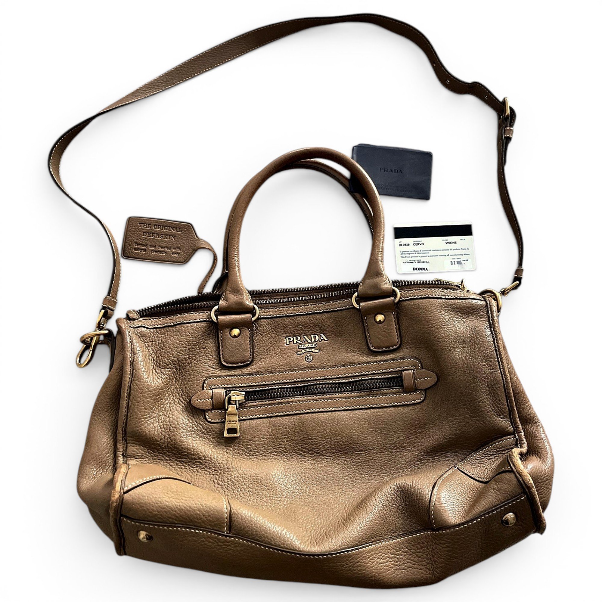 Monochrome leather bag