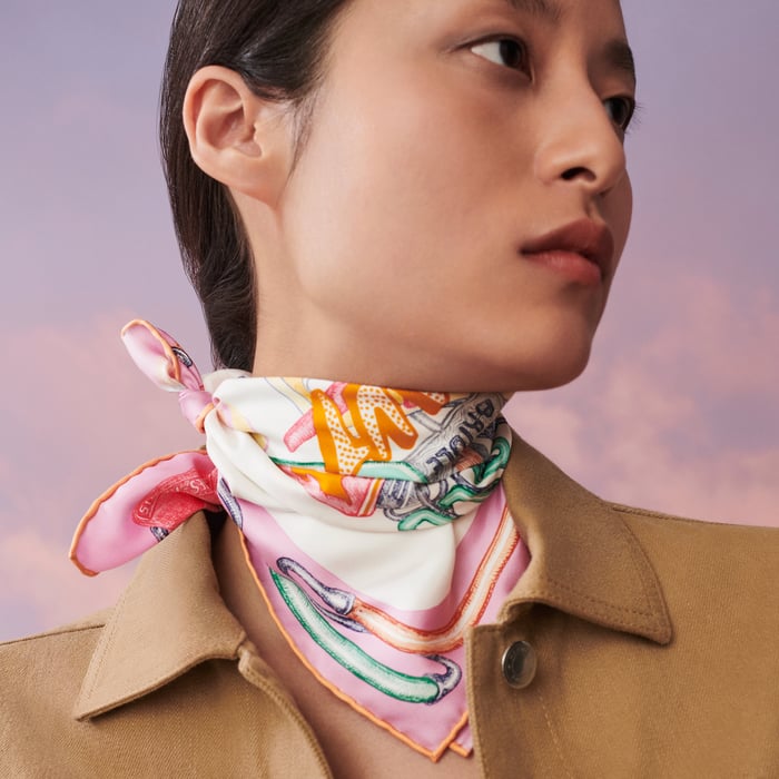 Chevaloscope Neon Scarf 45
