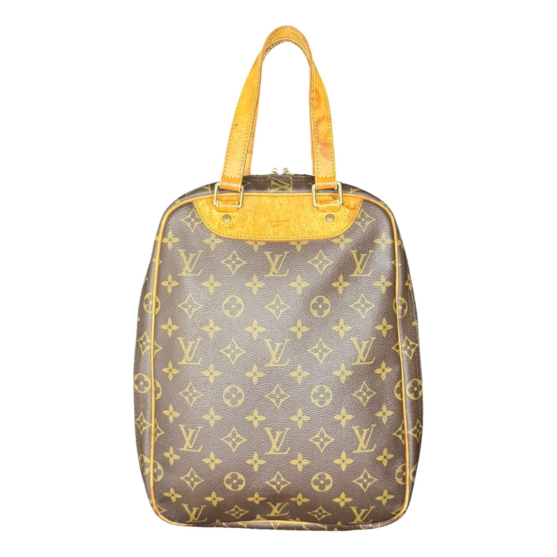 Excursion leather handbag