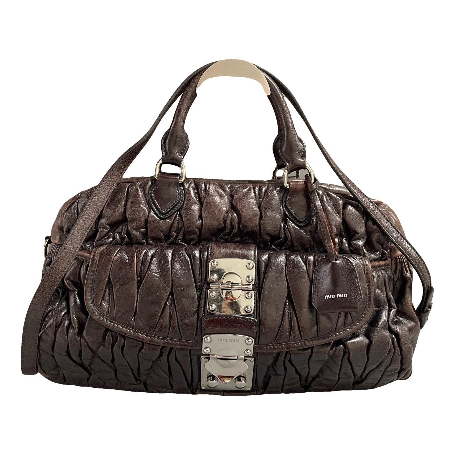 Matelassé leather handbag
