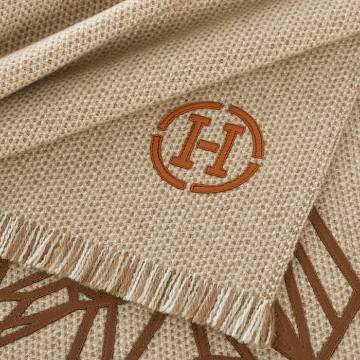 Camel Faubourg Of Dreams Muffler