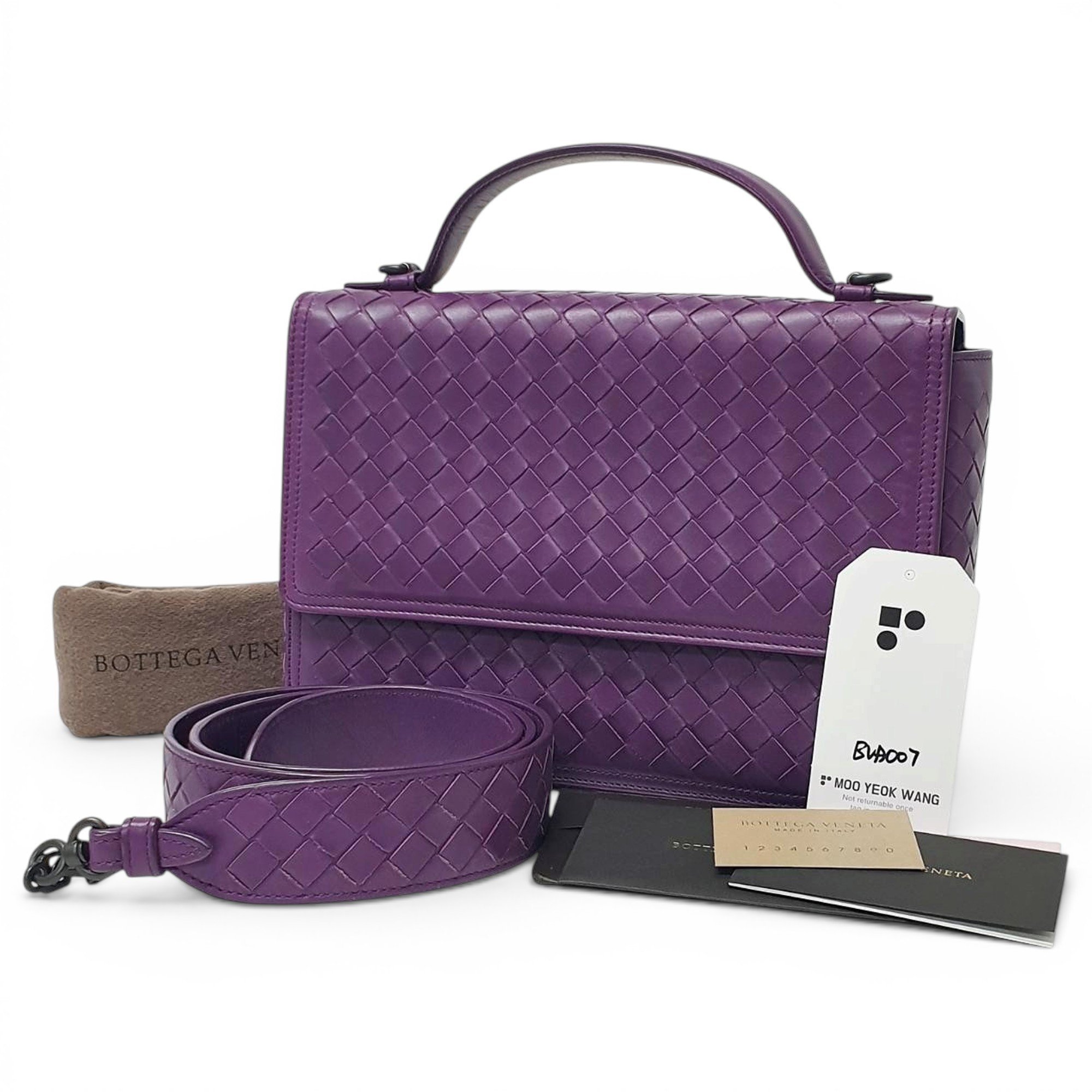 Leather handbag