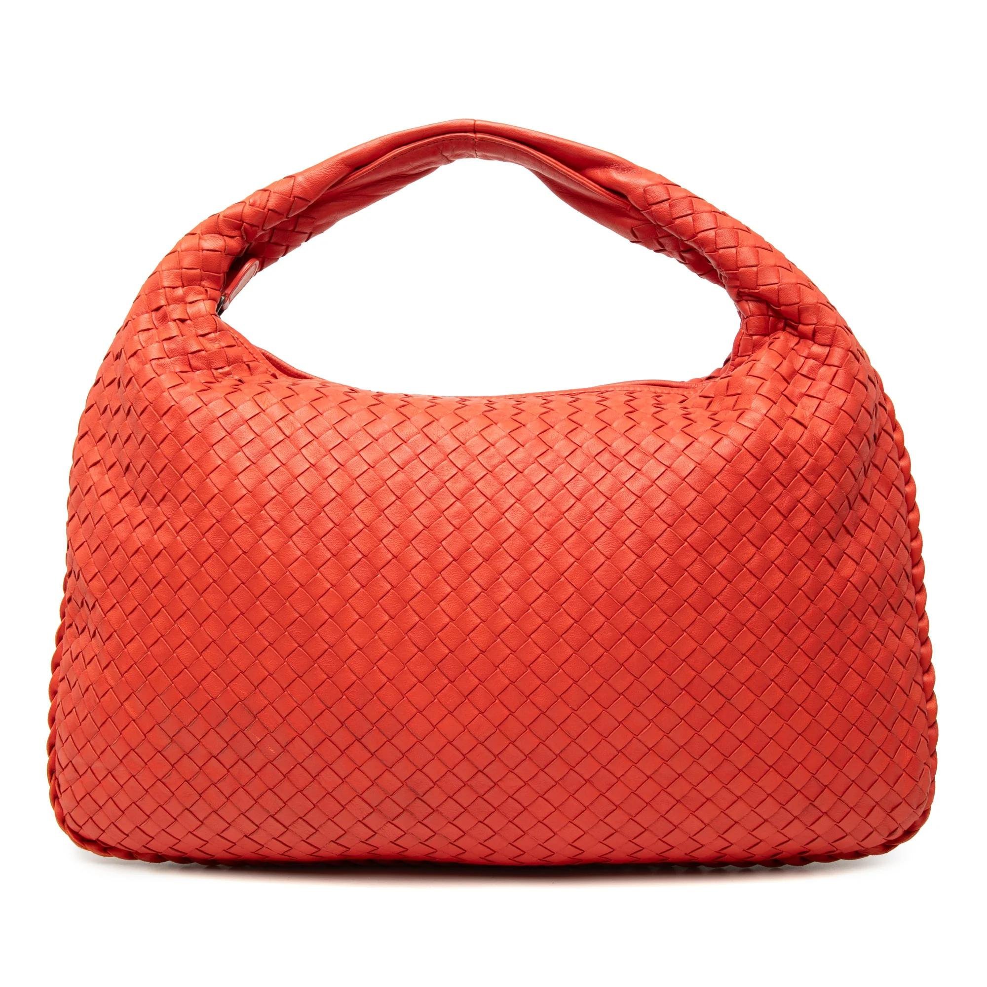 Veneta leather handbag