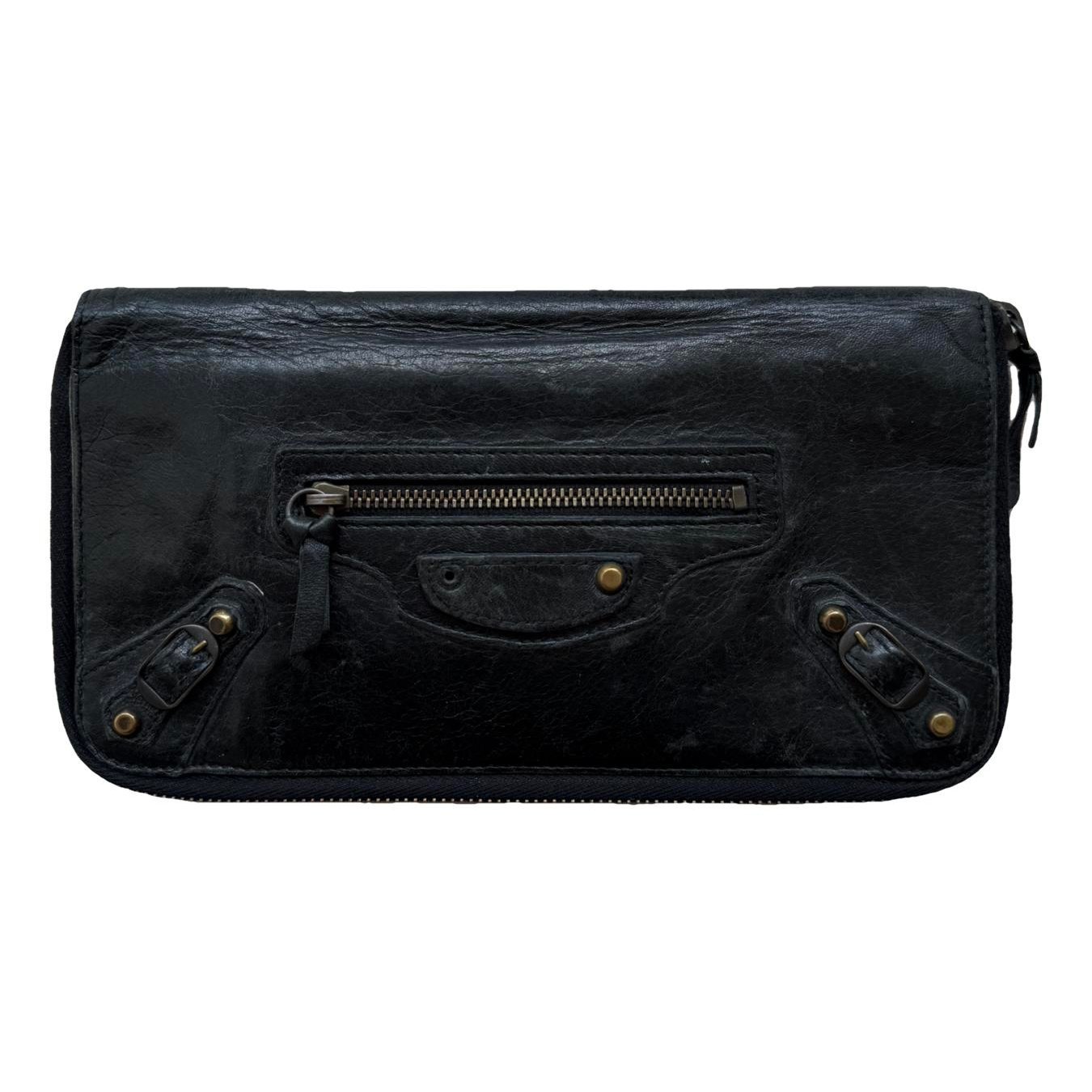 Envelop leather clutch bag