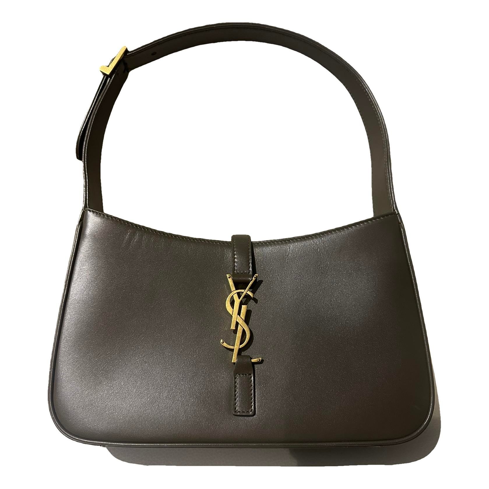 Le 5 à 7 leather handbag