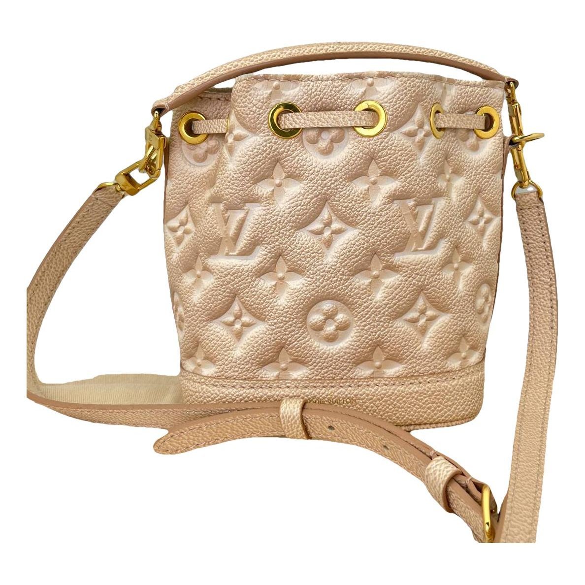 Nano Noé leather handbag