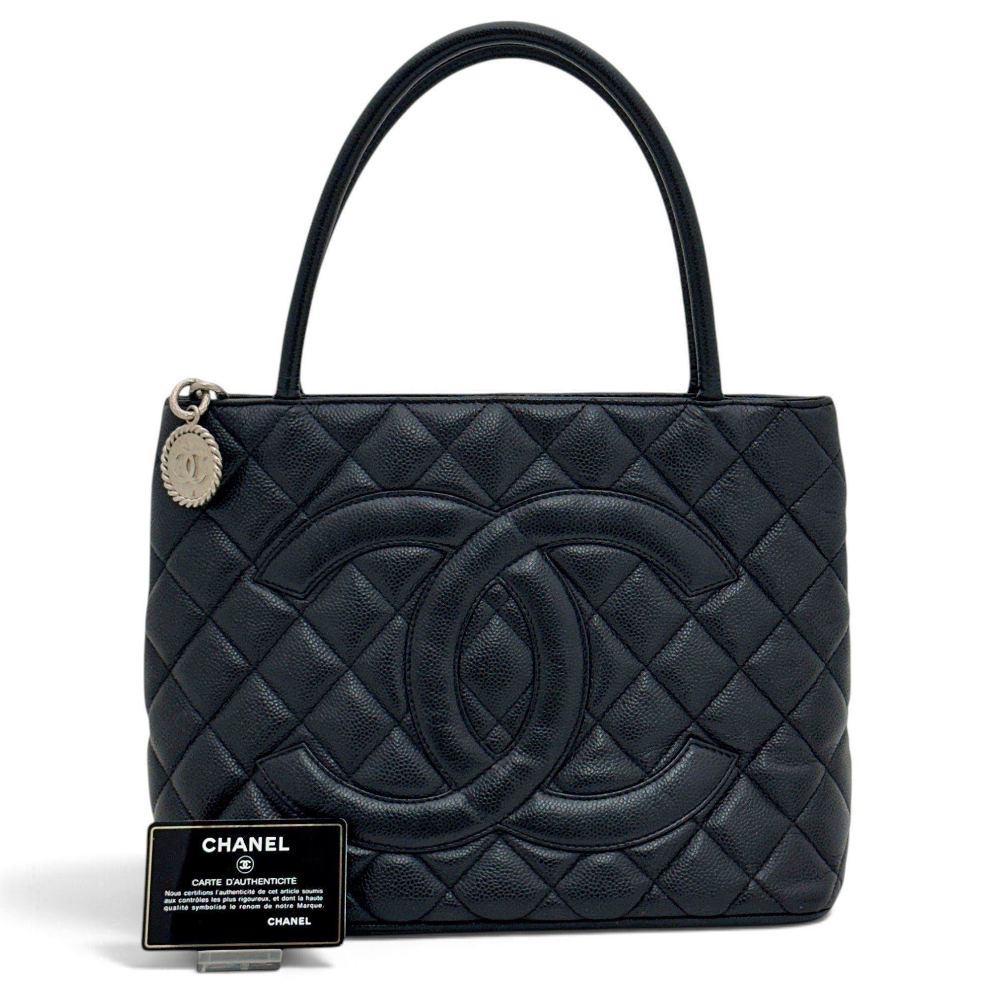 Médaillon leather tote