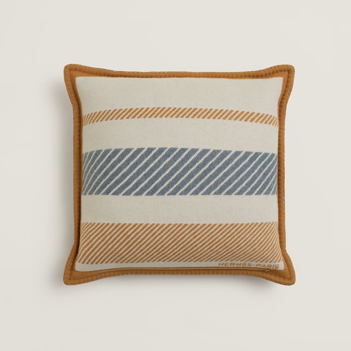 Cheval a La Couverture Pillow