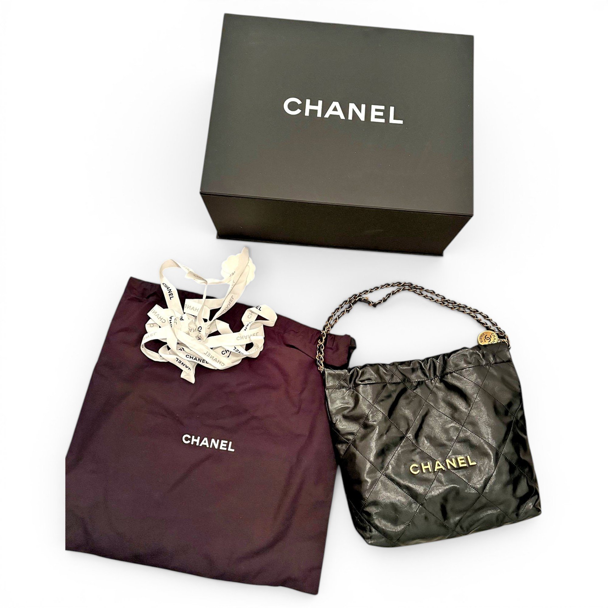 Chanel 22 leather tote