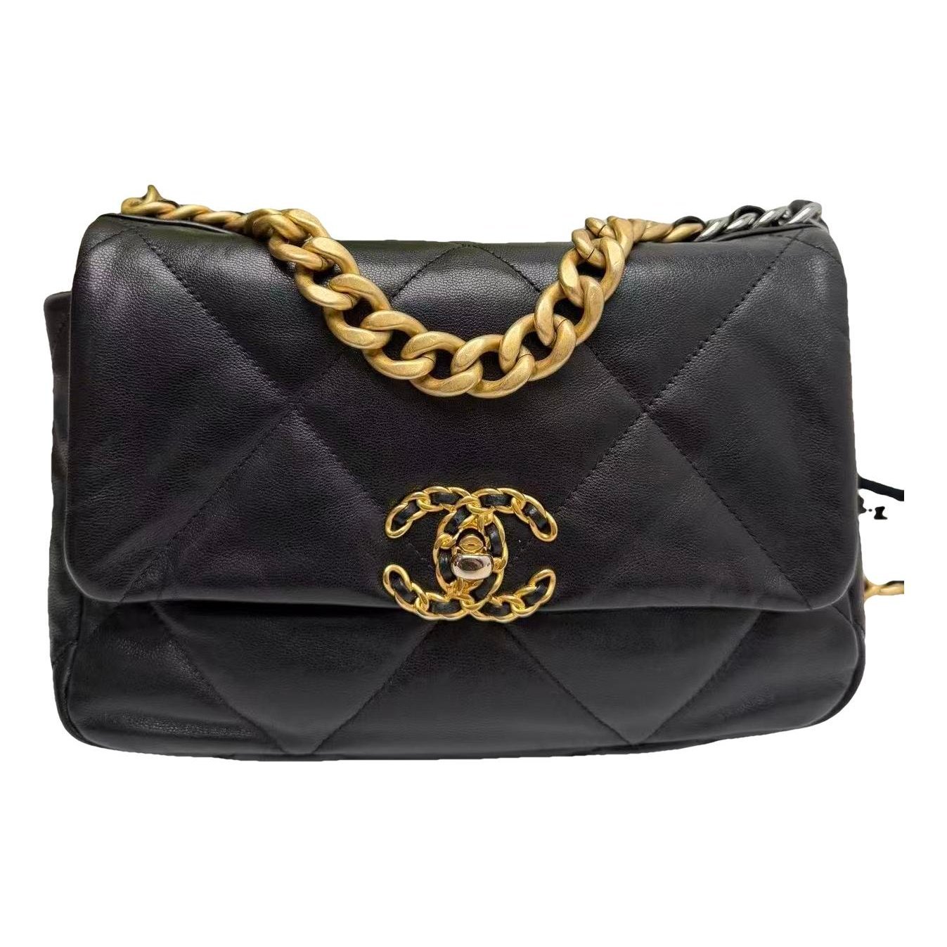 Chanel 19 leather handbag