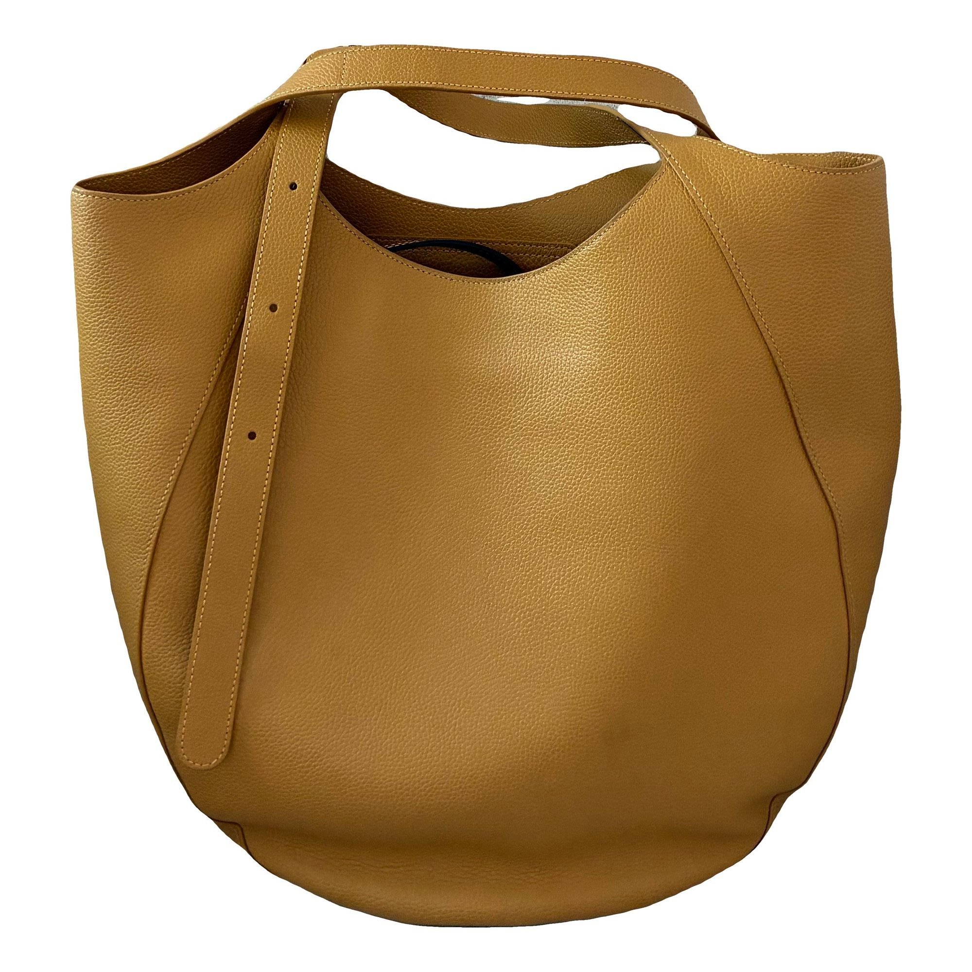 Leather tote