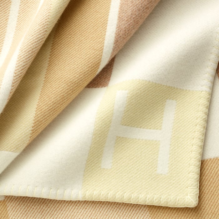Tisane Avalon Vibration Throw Blanket