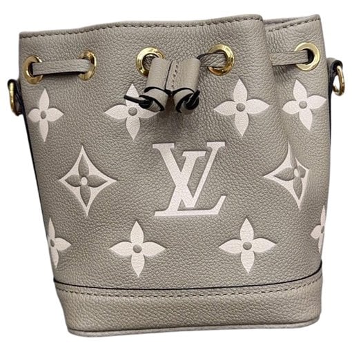 Nano Noé leather handbag