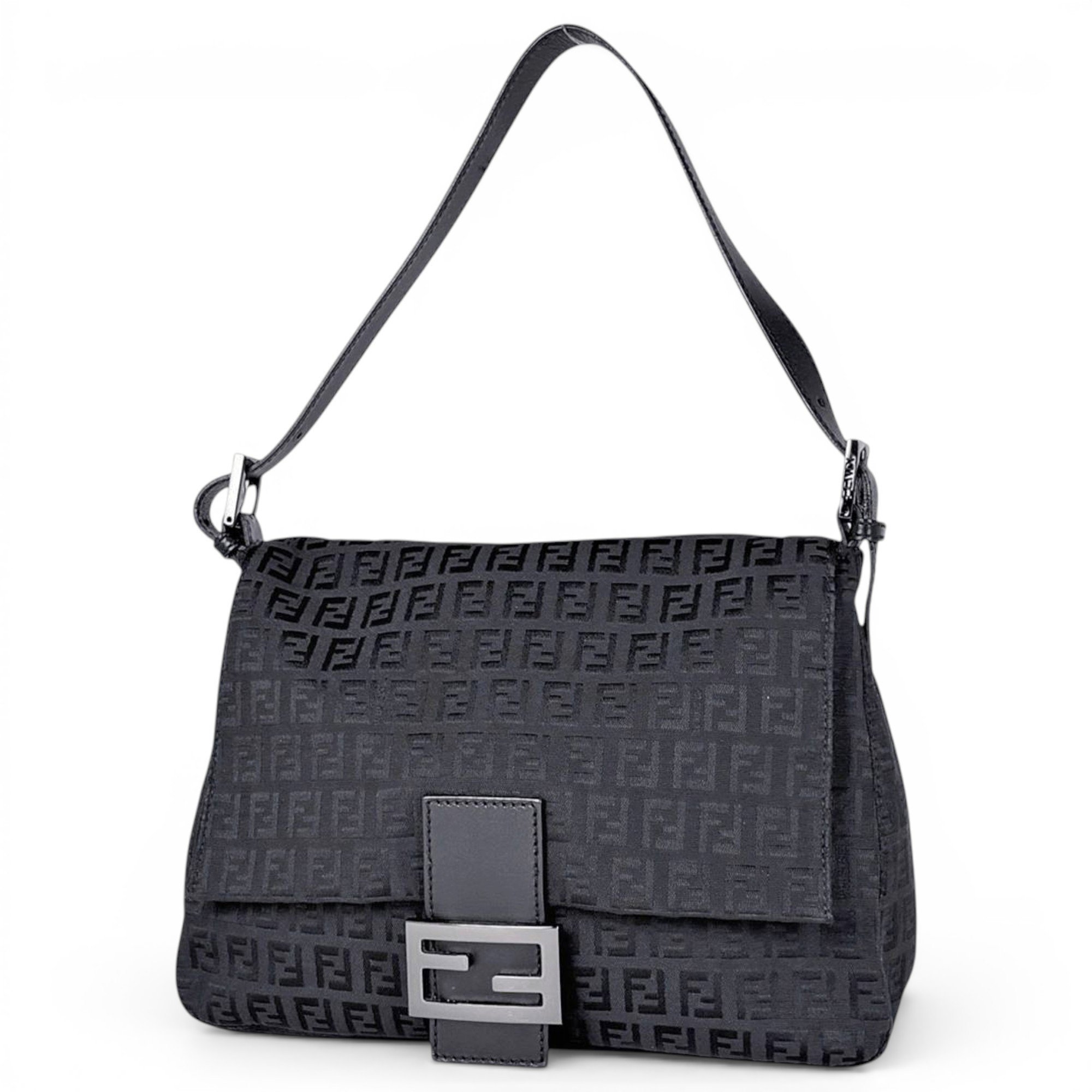 Pocket leather handbag