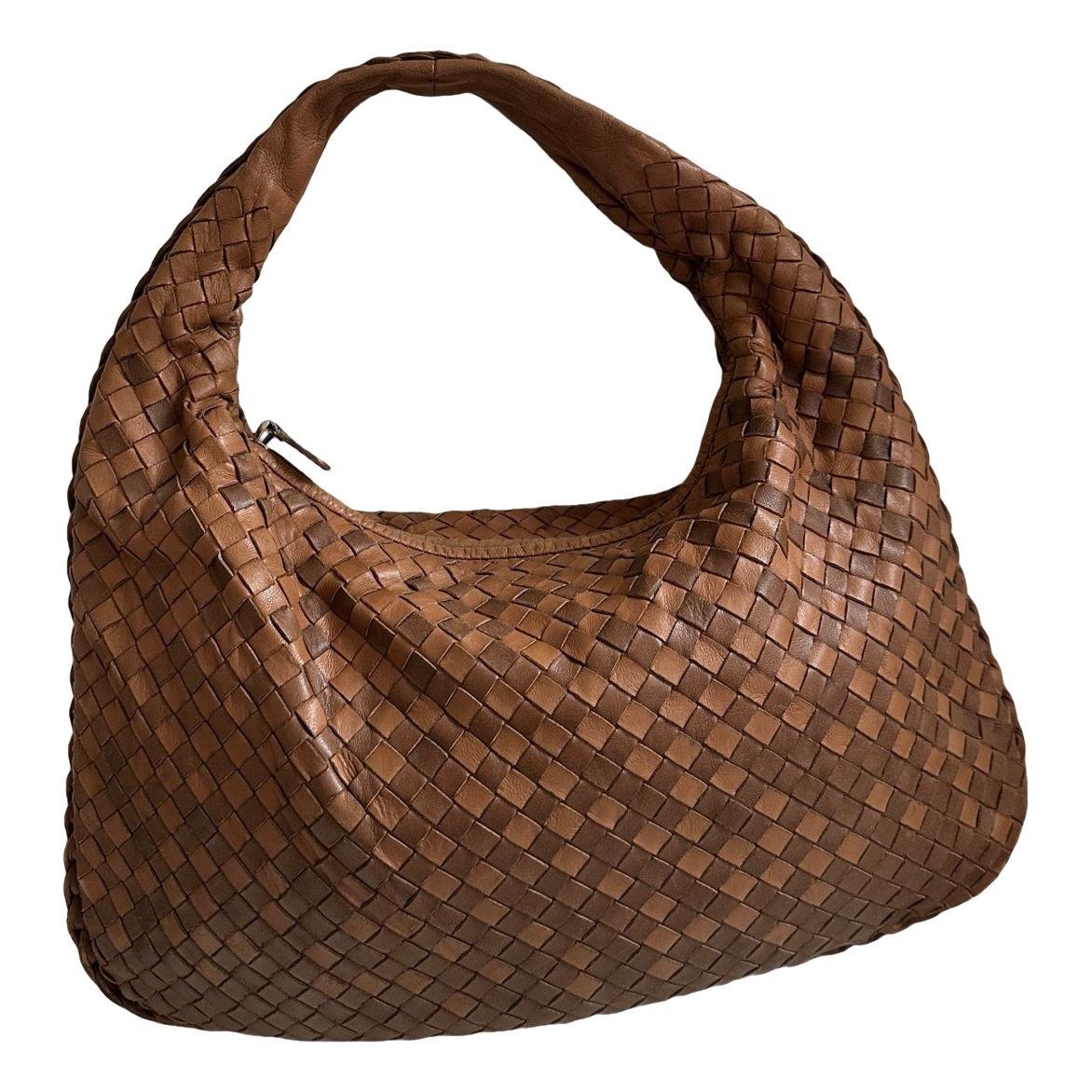 Veneta leather handbag