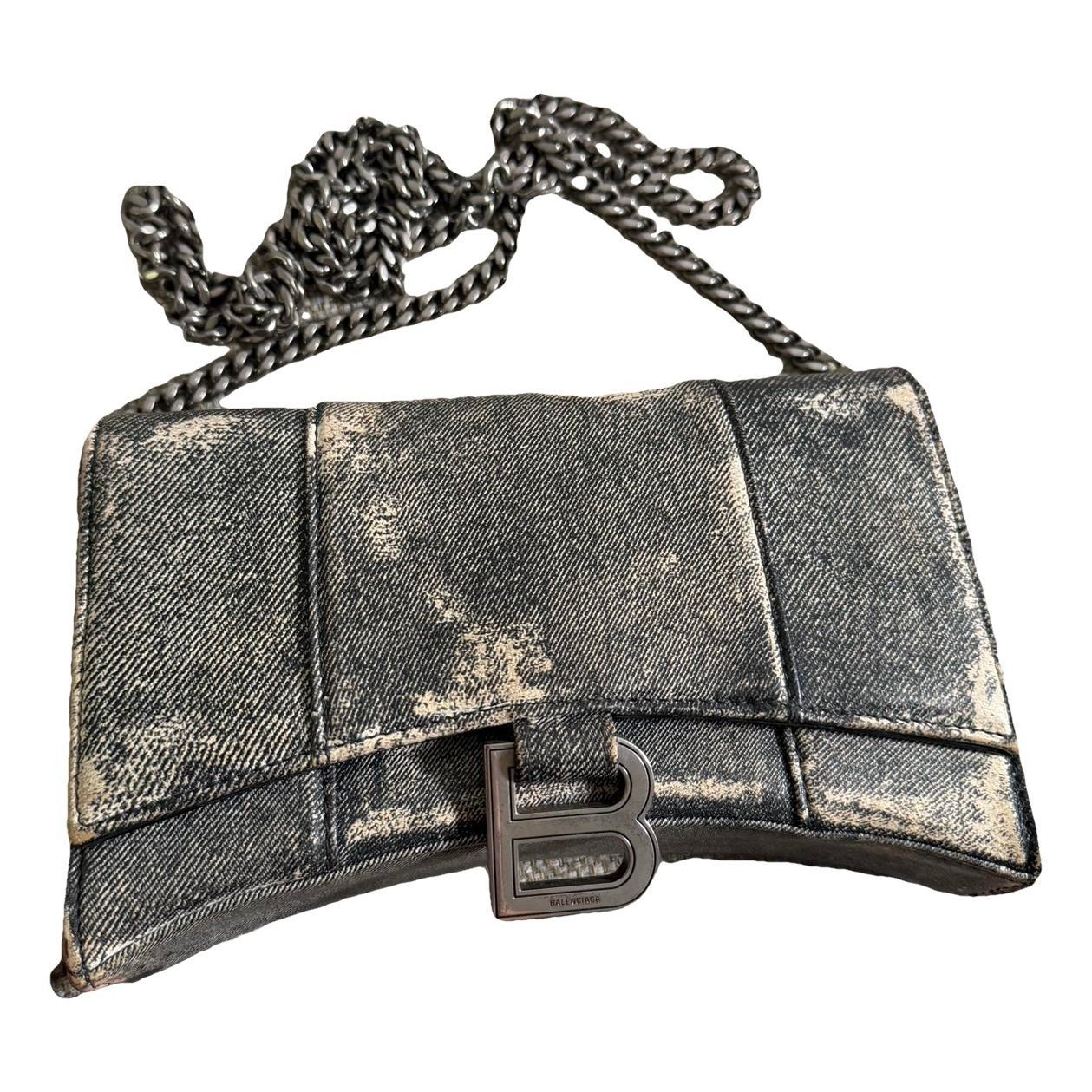 Wallet On Chain B leather crossbody bag