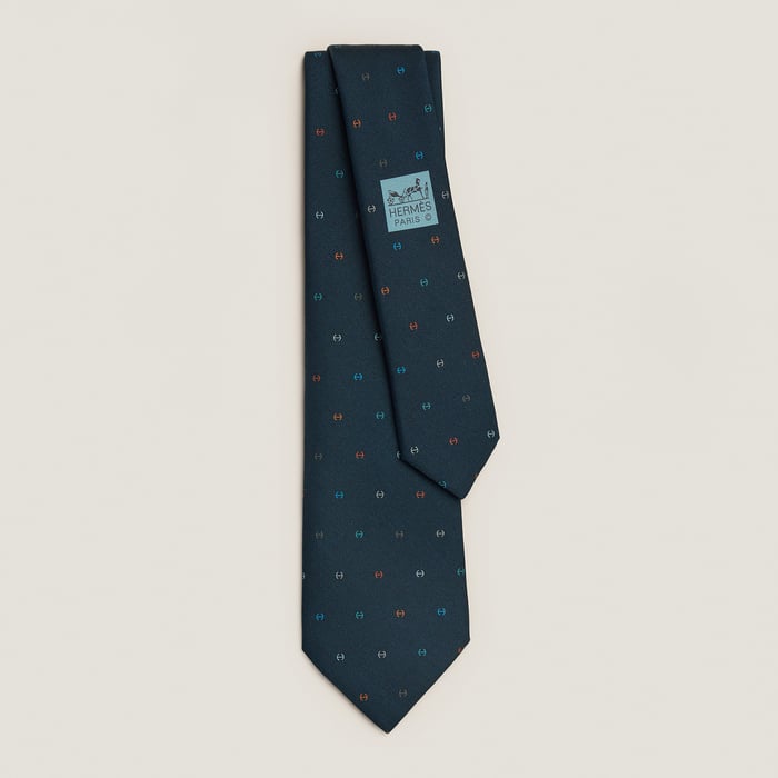 H Tonneau Tie