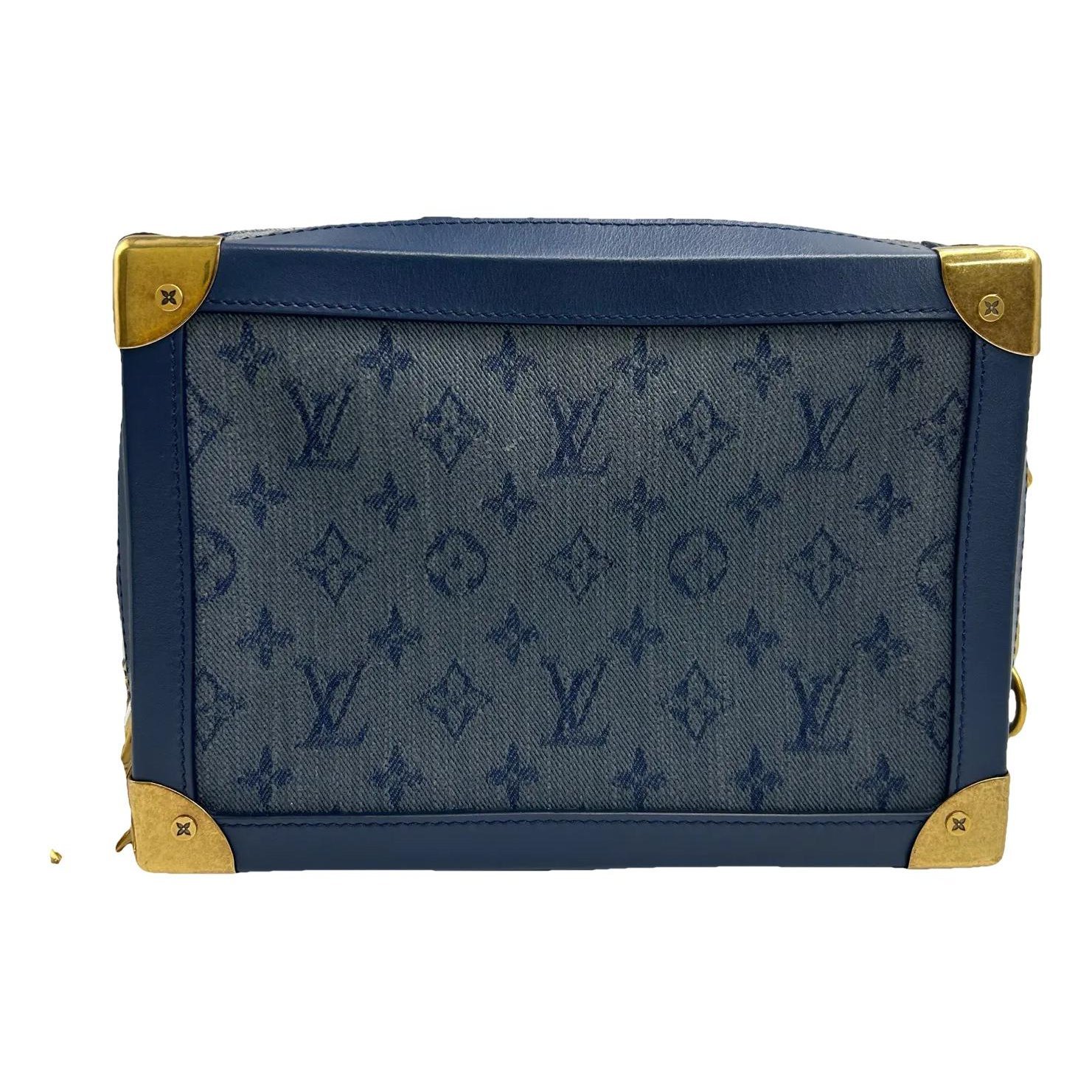 Pochette Trunk crossbody bag