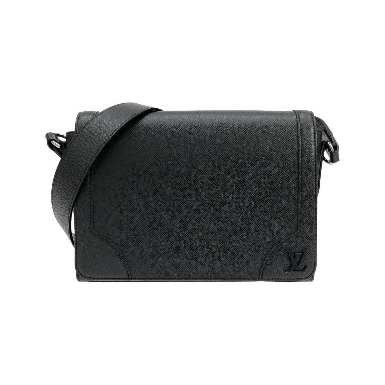 Louis Vuitton Taiga New Flap Messenger M30807 Shoulder Bag