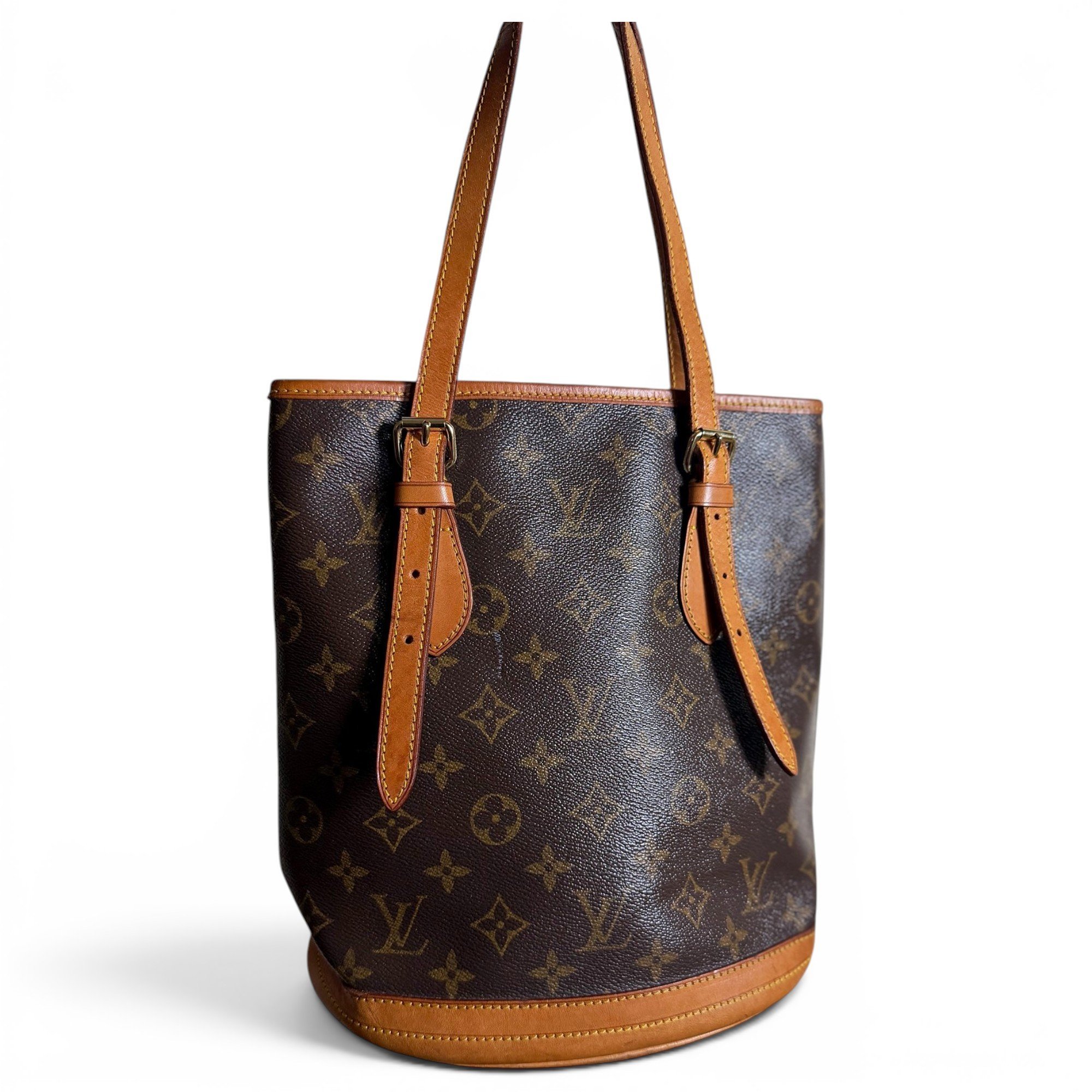 Bucket leather handbag