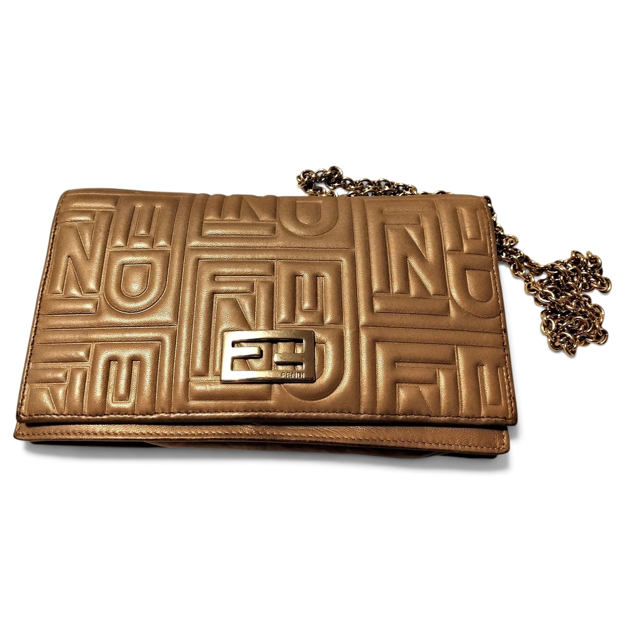 Wallet On Chain leather crossbody bag