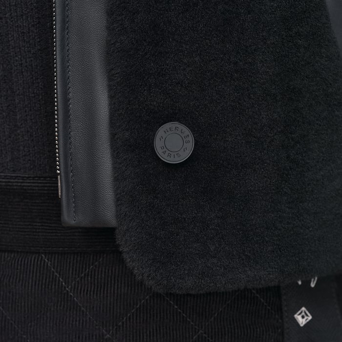 Noir Sleeveless Short Vest