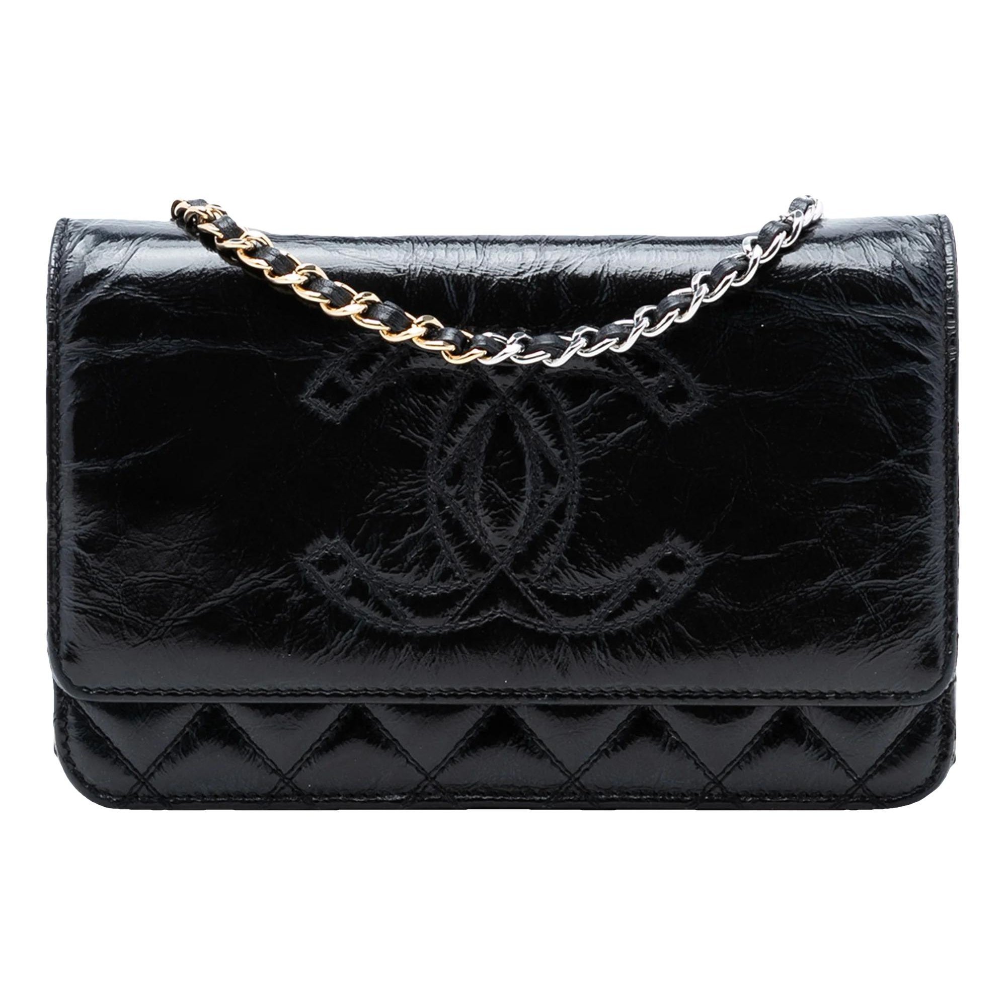 Wallet On Chain leather crossbody bag