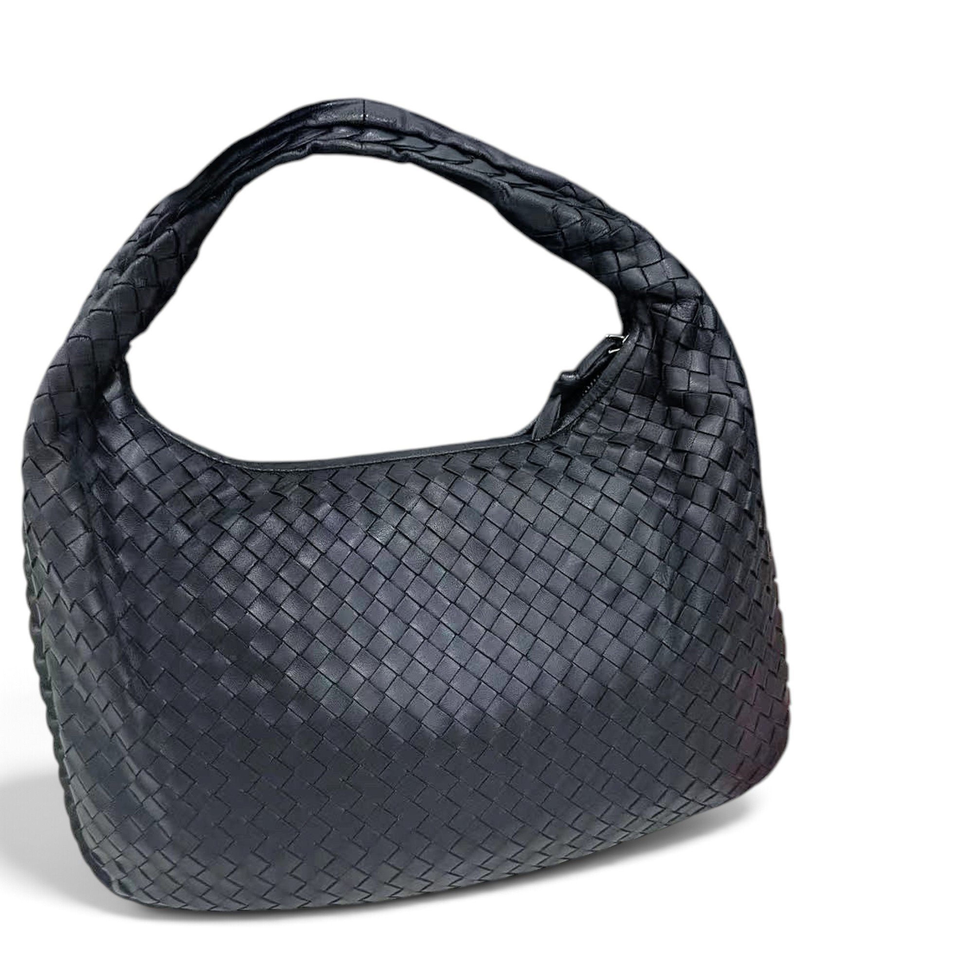Veneta leather handbag