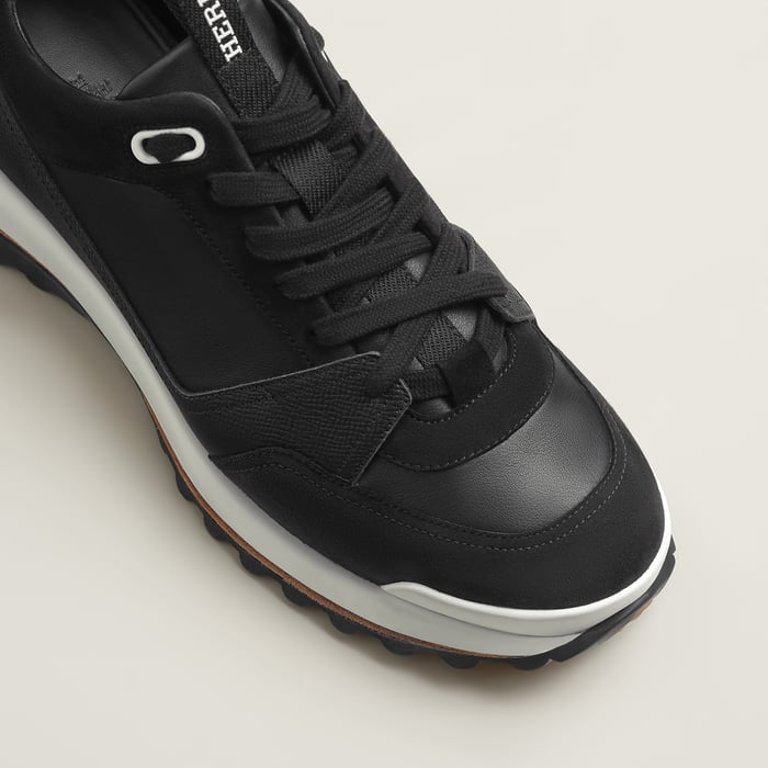 Noir Leader Sneaker