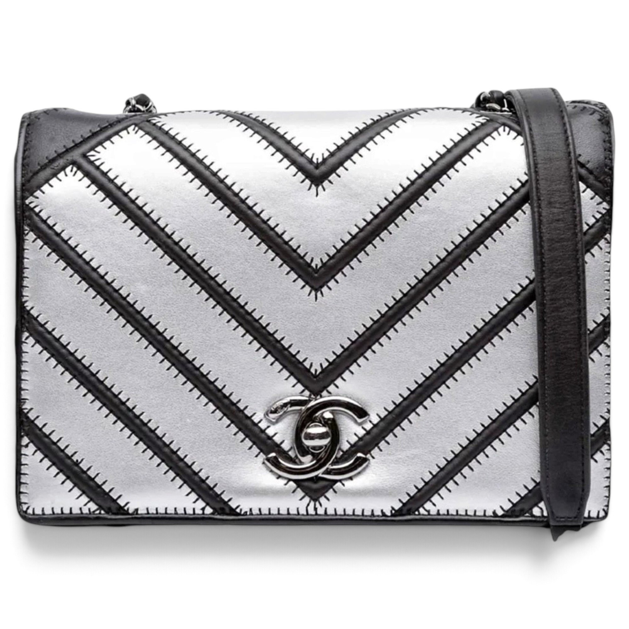 Timeless/Classique leather crossbody bag