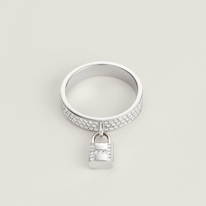 Sans Coloris Kelly Cadenas Ring, Medium Model