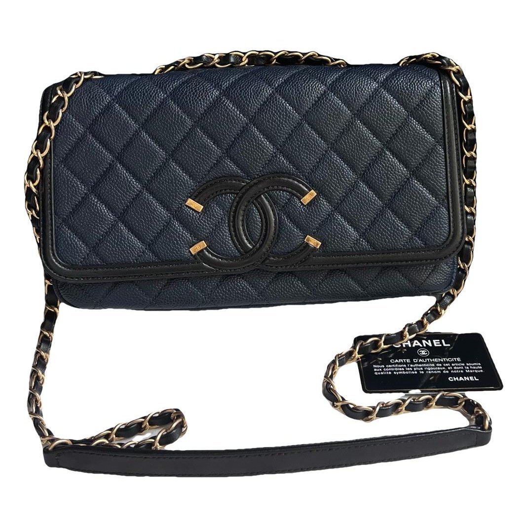 CC Filigree leather crossbody bag