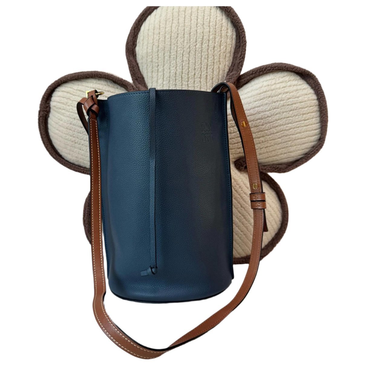 Gate Bucket leather crossbody bag