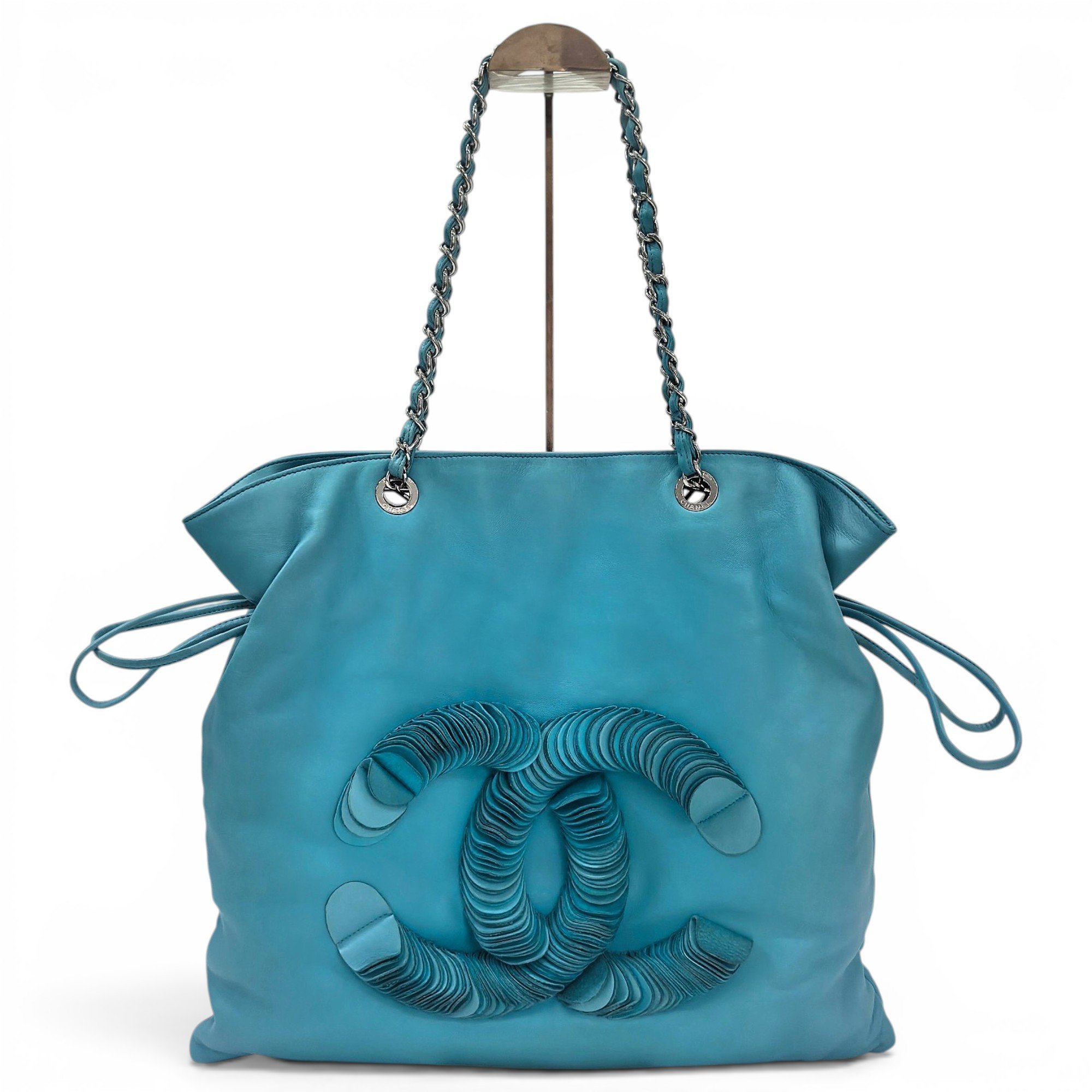 Leather tote