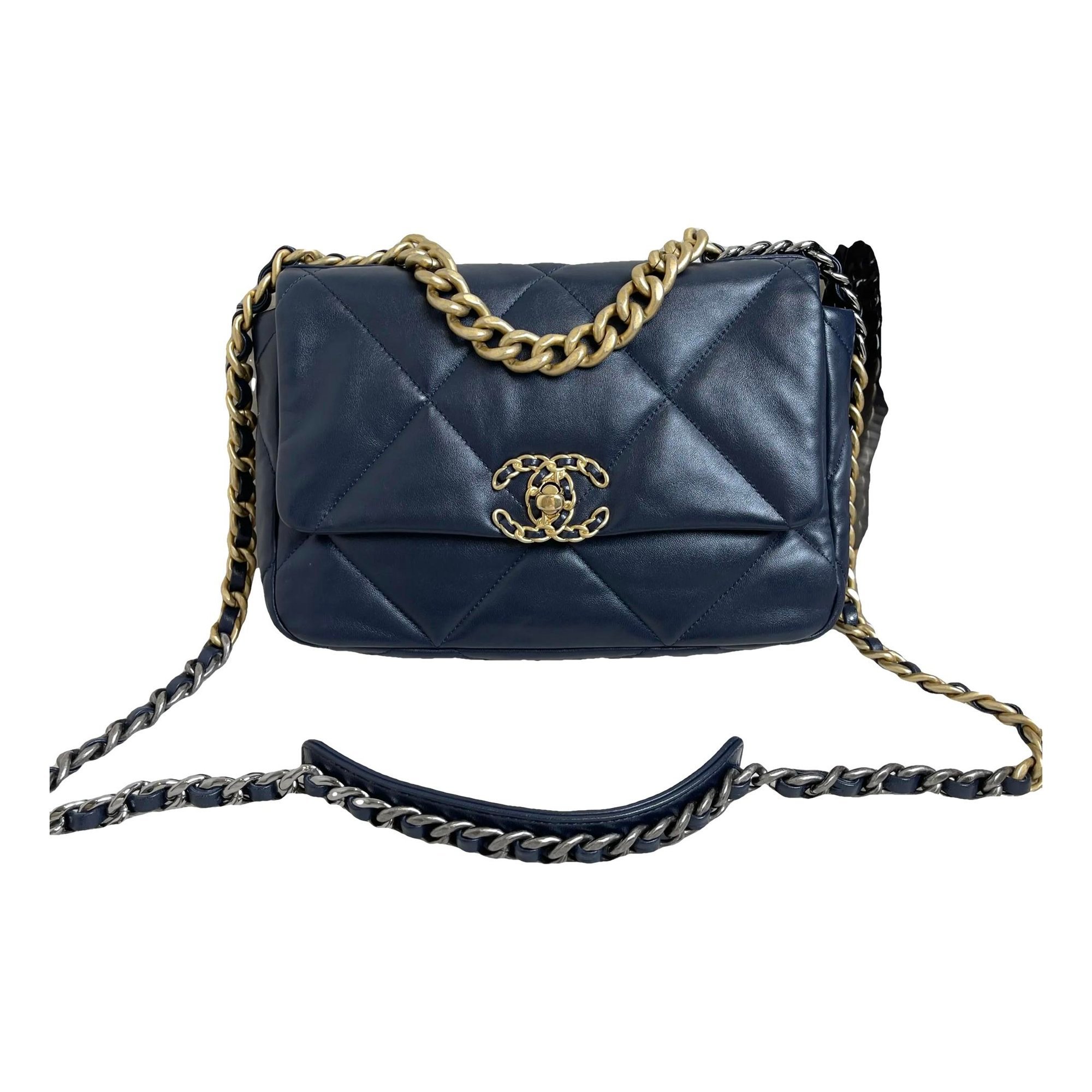 Chanel 19 leather handbag